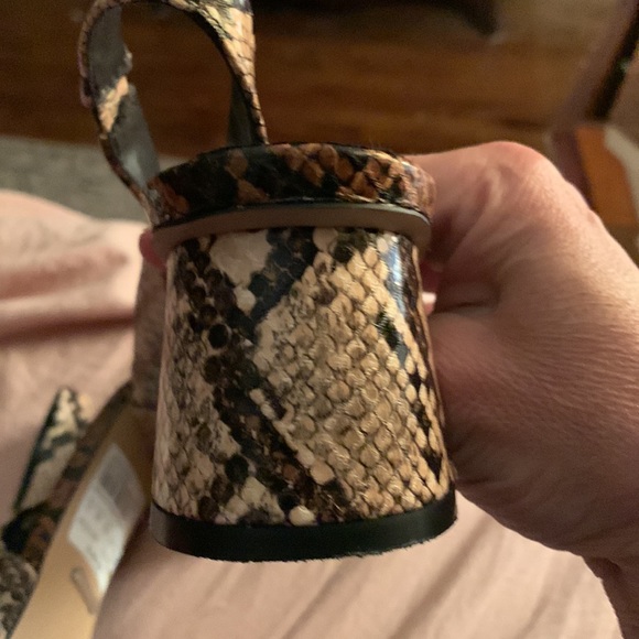 Topshop lizard look slingback leather heels. Never worn. Just tried on.Retail 68 - Picture 6 of 7